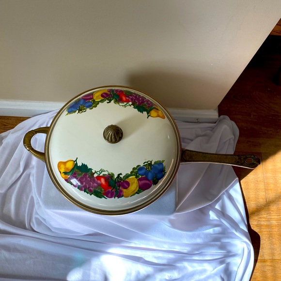 Vintage Metro Porcelain Enameled skillet with  Fruit Design with Brass Handles - Picture 2 of 7